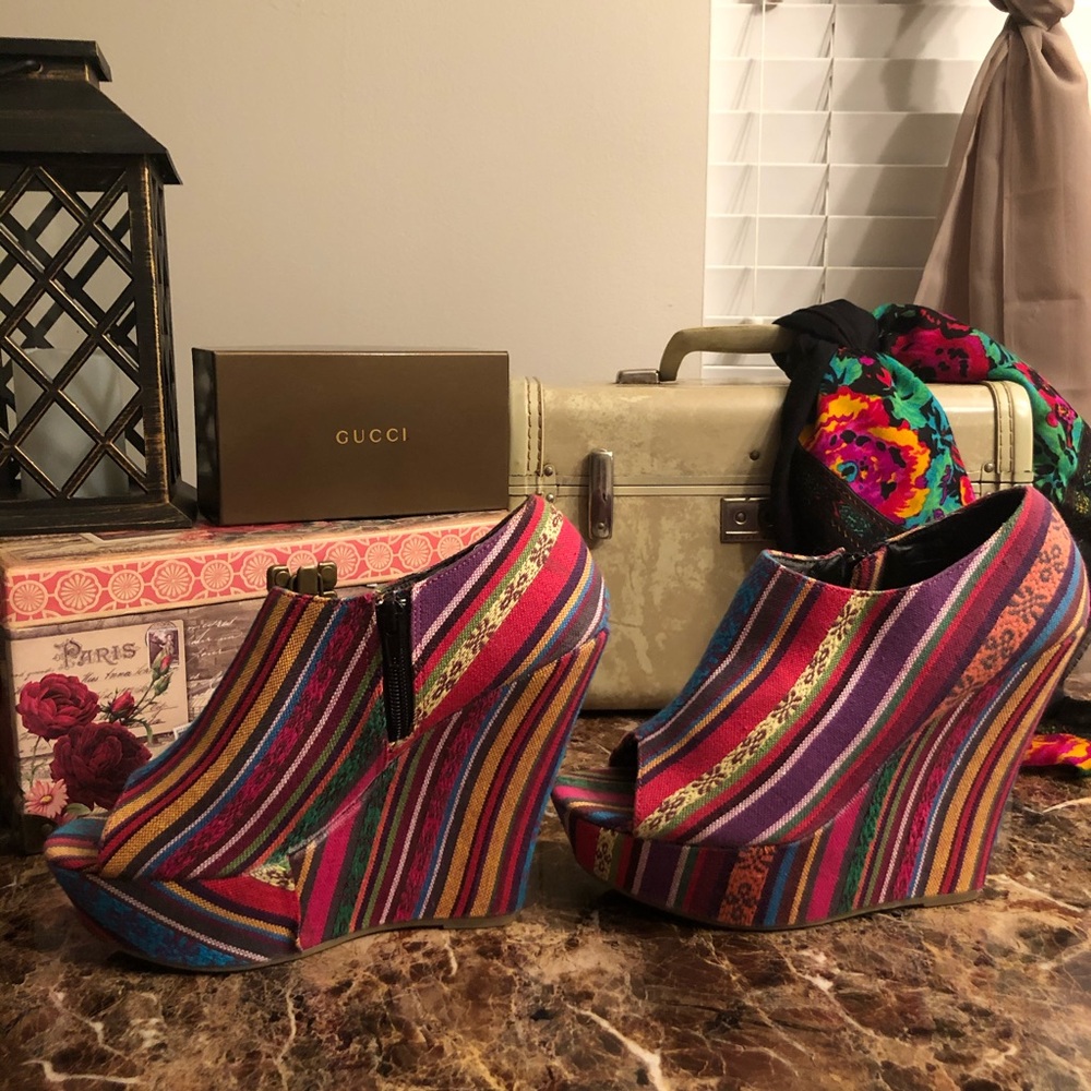 THE ‘5 O’CLOCK SOMEWHERE’ WEDGES - Picture 4 of 8